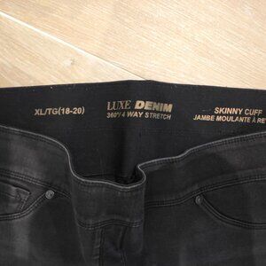 Peter Nygard Luxe Black Denim Jeans XL